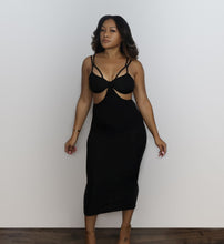 Load image into Gallery viewer, Made You Look Midi Dress